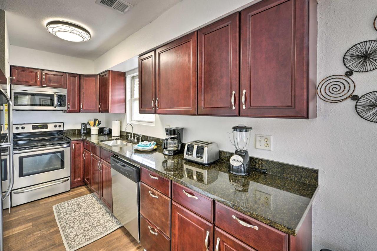Pcb Group Retreat With Deck, 1 Block To Beach! * Panama City Beach