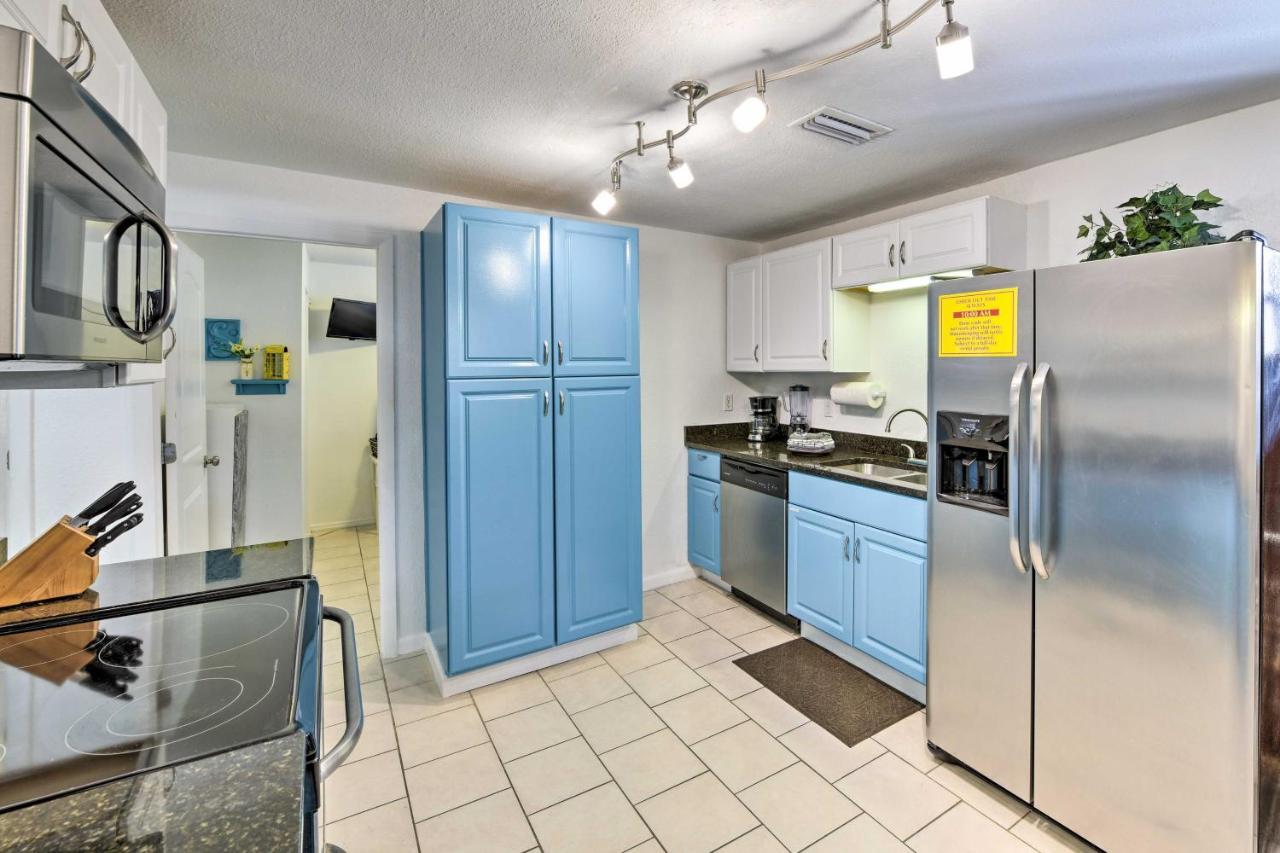 Holiday home Pcb Group Retreat With Deck, 1 Block To Beach! Panama City Beach
