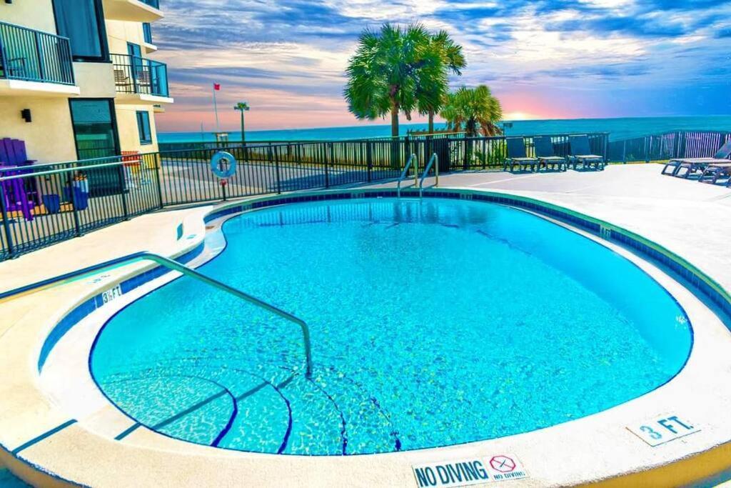 Apartment Spring Special! Renovated - On The Beach! *