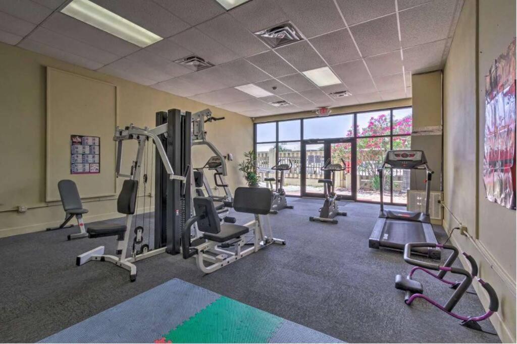 Spring Special! Renovated - On The Beach! Apartment Panama City Beach