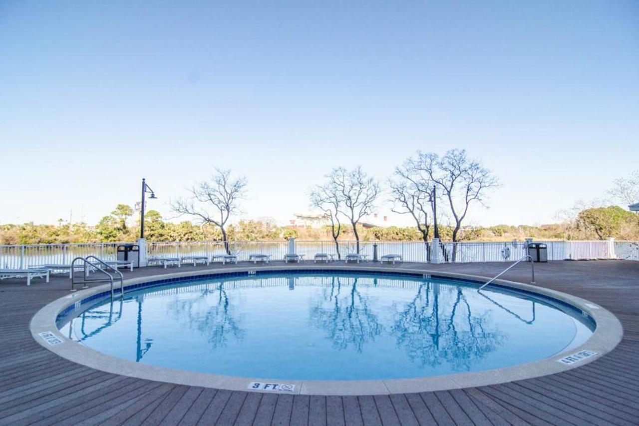 Hotel Laketown Wharf 1803 *