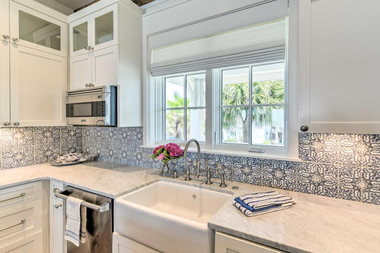 Luxe, Beachfront Pcb With Decks And Grill! *