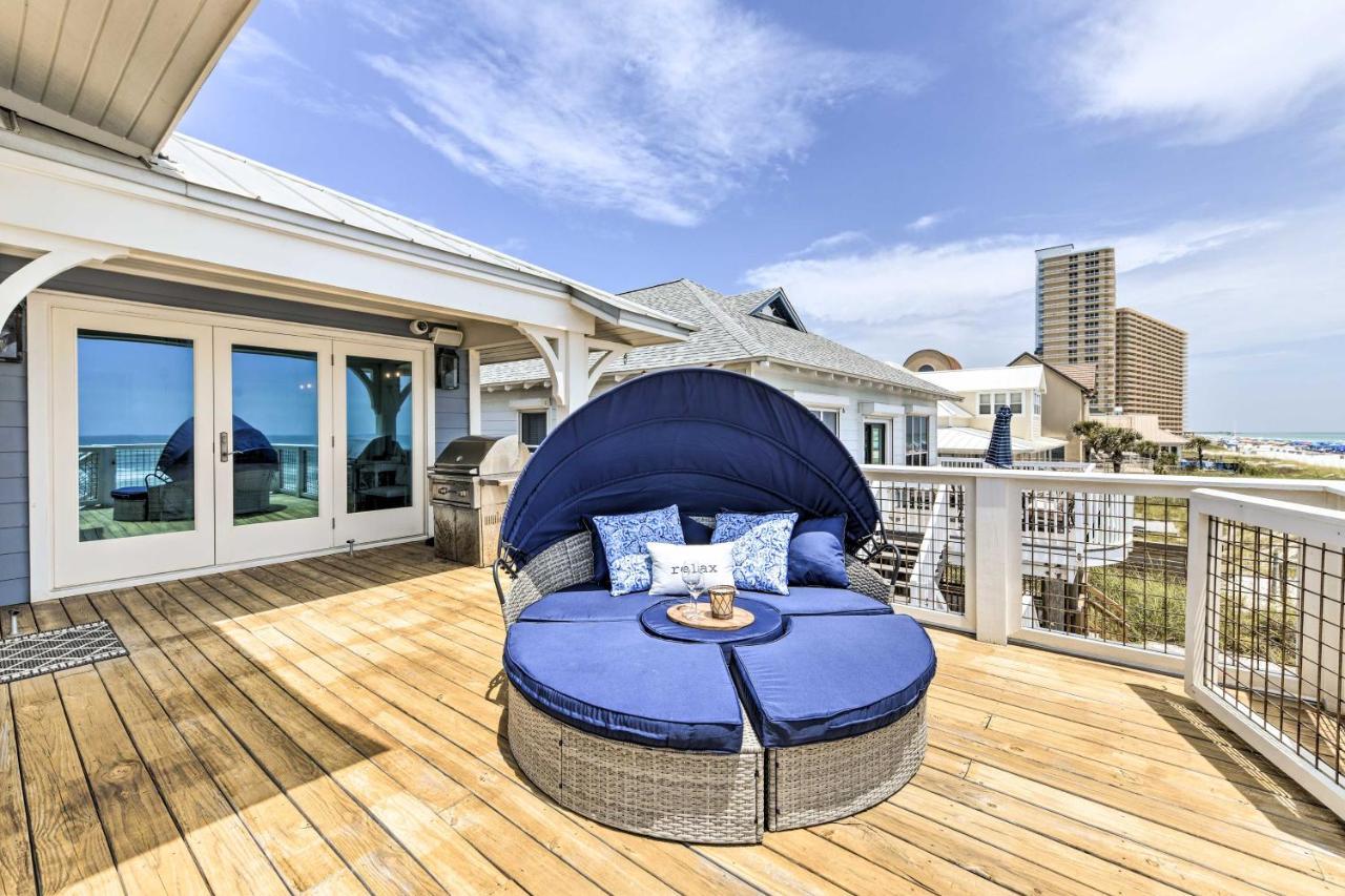 Luxe, Beachfront Pcb With Decks And Grill!