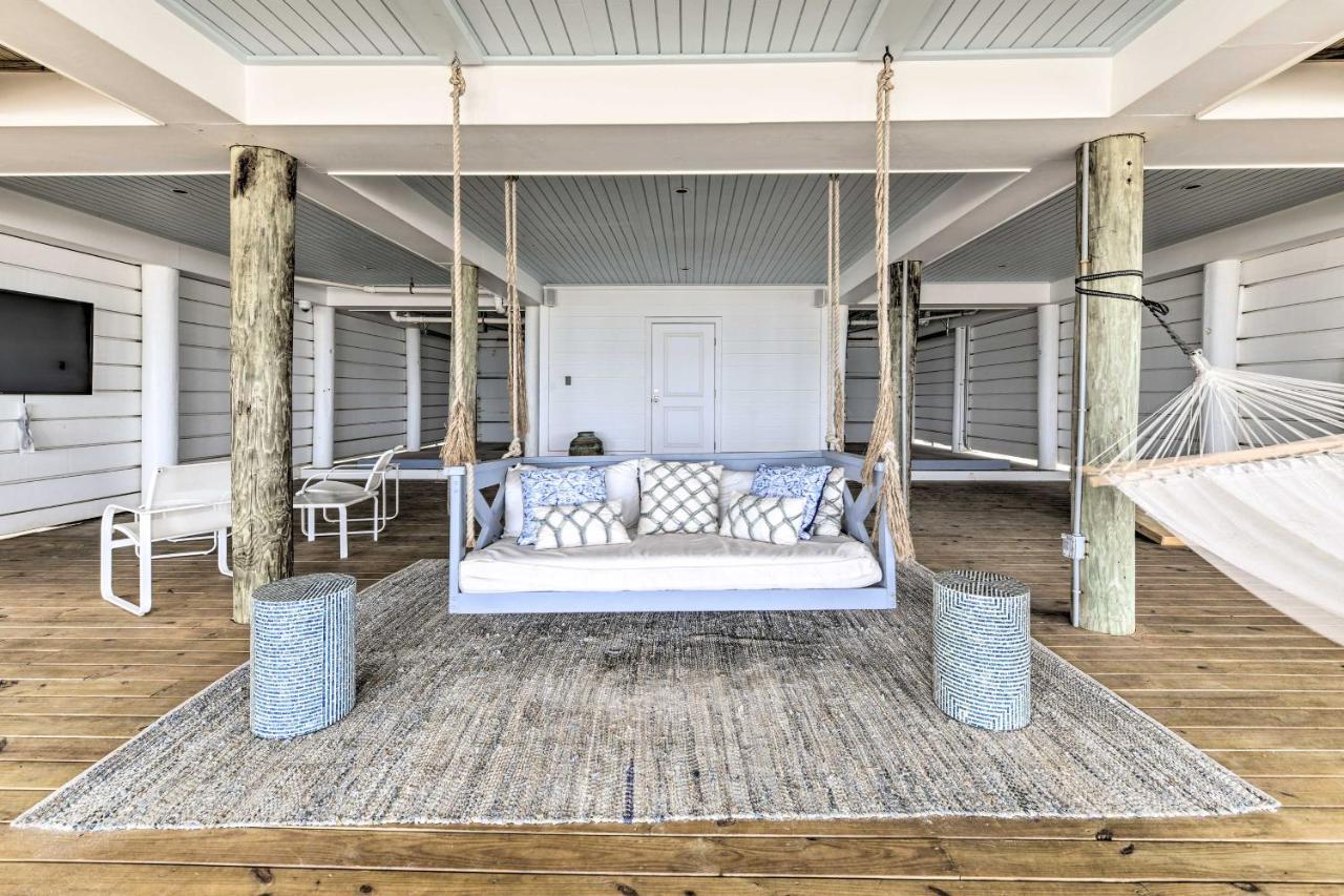 Luxe, Beachfront Pcb With Decks And Grill! *