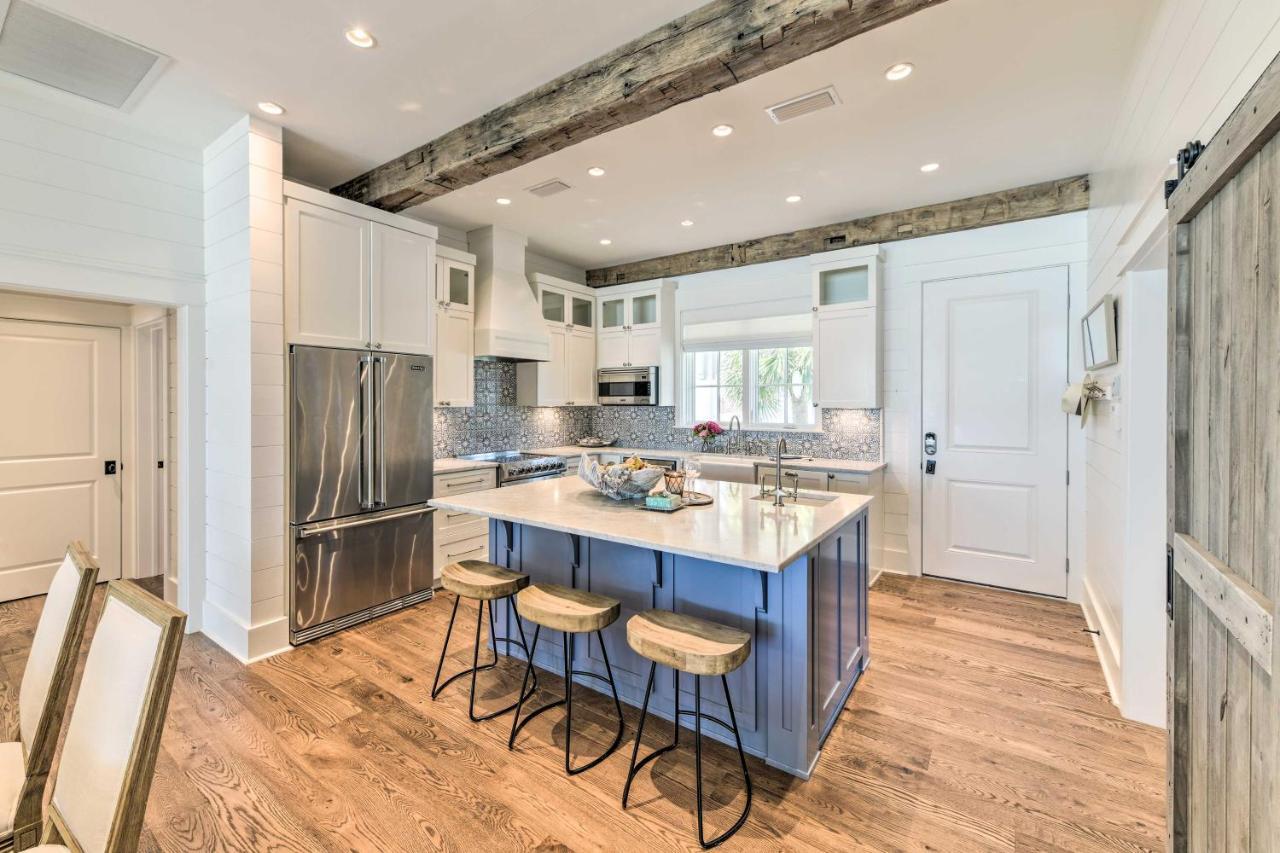 Luxe, Beachfront Pcb With Decks And Grill! *