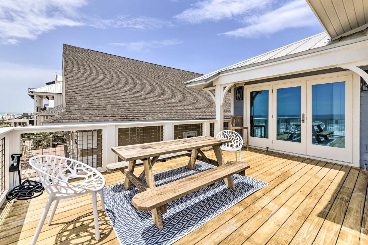 Holiday home Luxe, Beachfront Pcb With Decks And Grill!