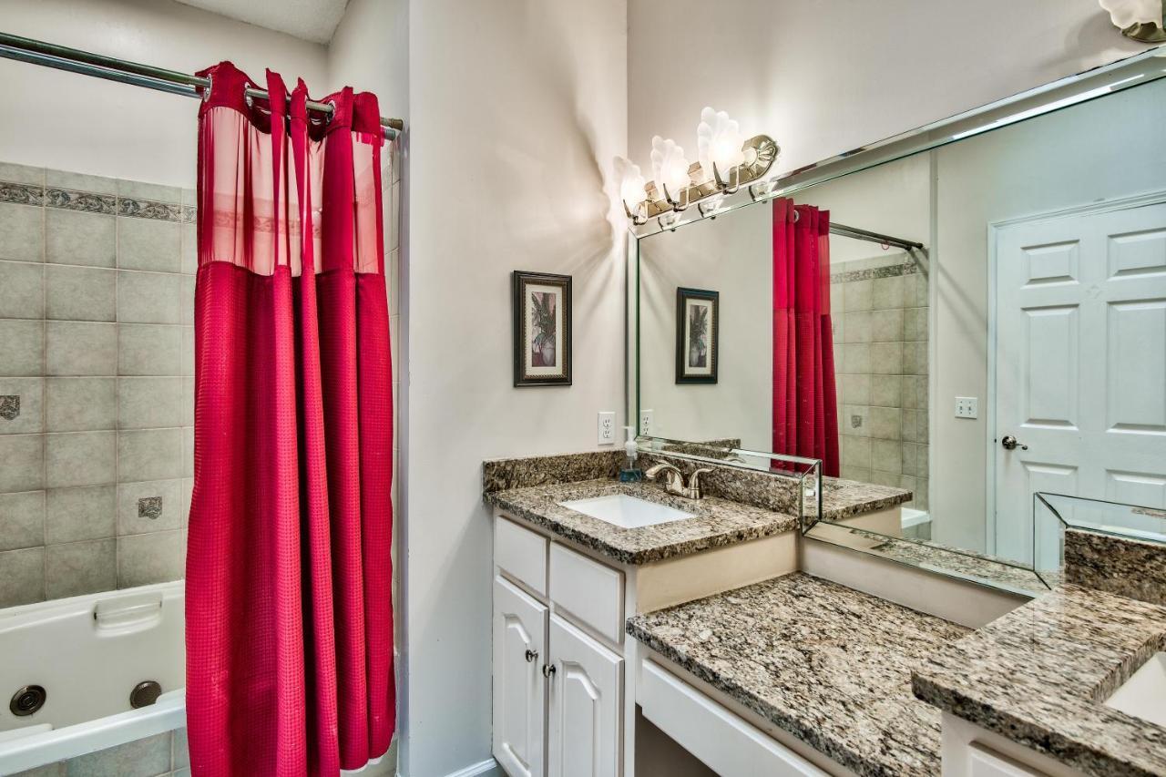 Beachside 8 - Beachfront - Sleeps 8! Apartment