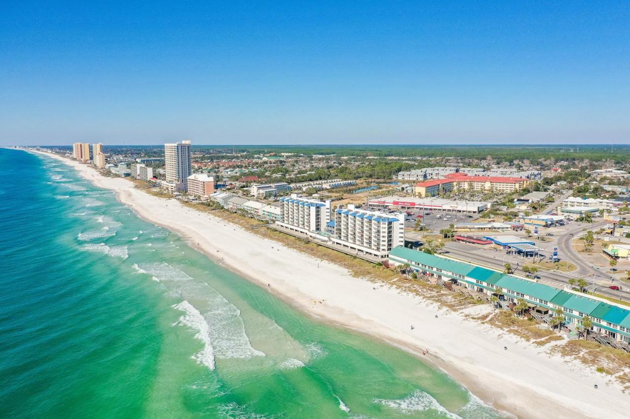 Beachside 8 - Beachfront - Sleeps 8!