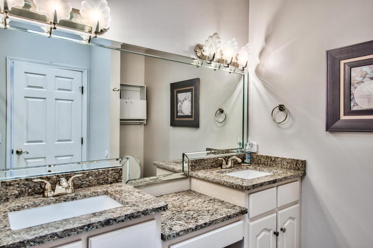Beachside 8 - Beachfront - Sleeps 8!