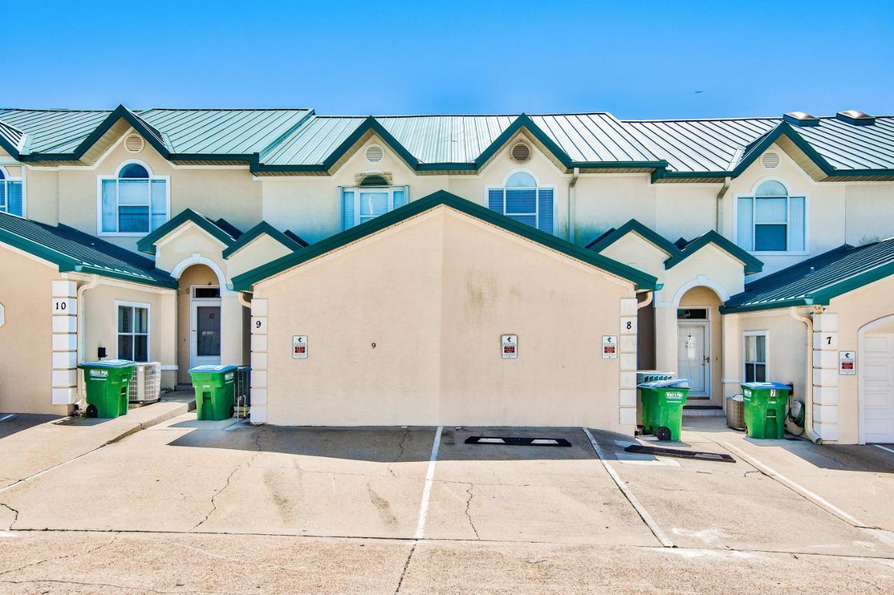 Apartment Beachside 8 - Beachfront - Sleeps 8! *