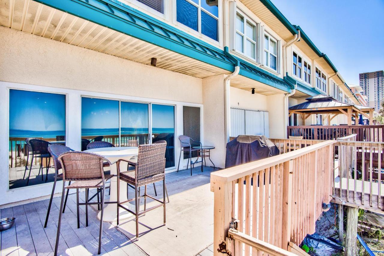 Beachside 8 - Beachfront - Sleeps 8!