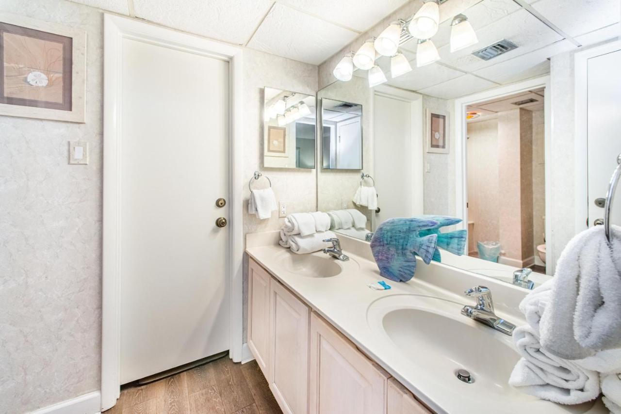 Leeward 308 At Edgewater