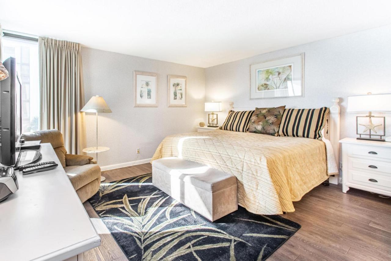 Apartment Leeward 308 At Edgewater