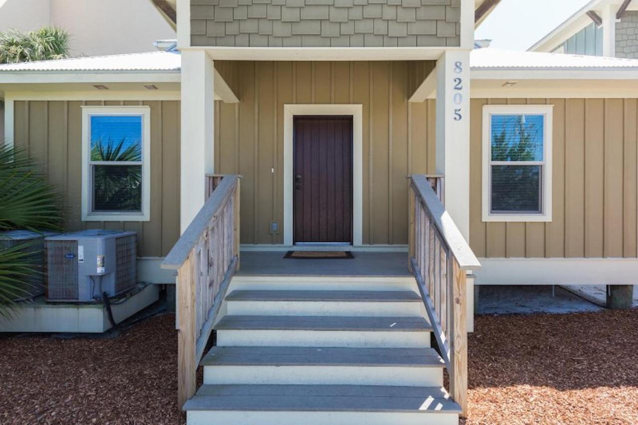 Holiday home The Pelicans Nest - Beachfront 4 Bdrm 4 And Half Bath With Pool And Hot Tub! *