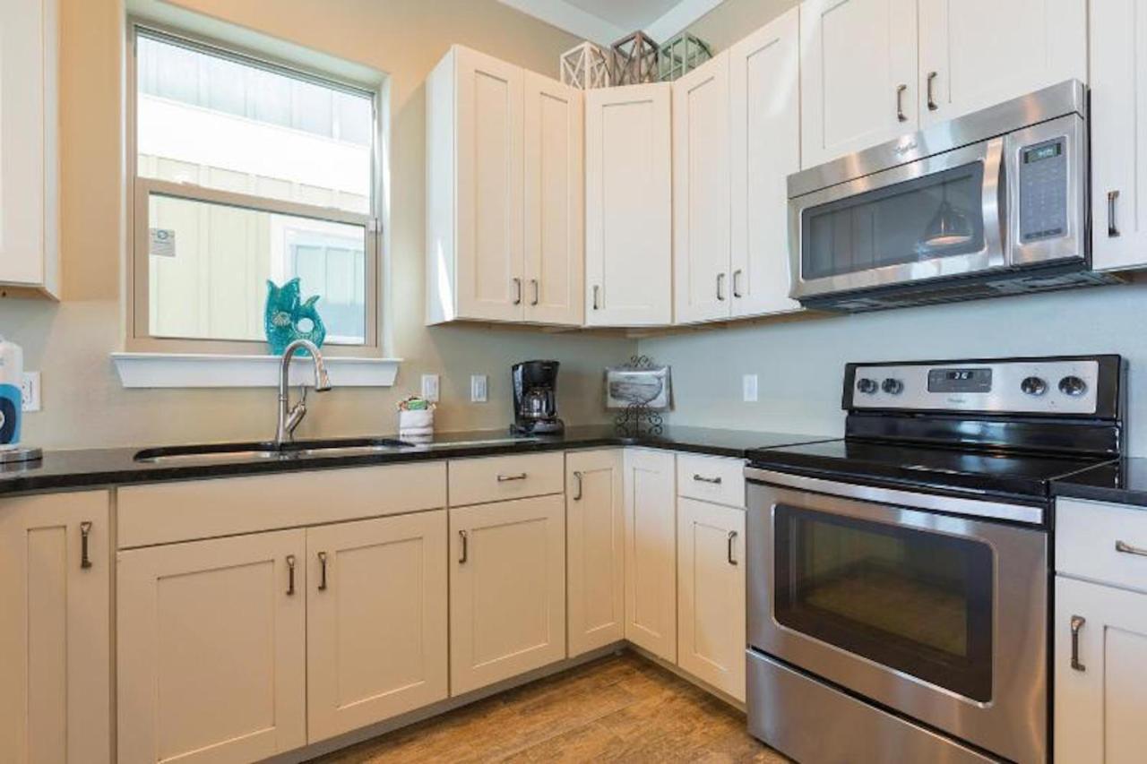 Holiday home The Pelicans Nest - Beachfront 4 Bdrm 4 And Half Bath With Pool And Hot Tub!