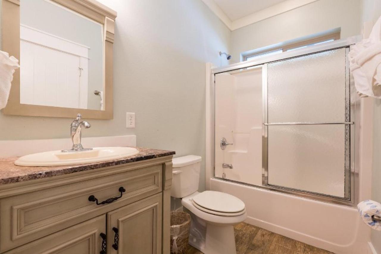 The Pelicans Nest - Beachfront 4 Bdrm 4 And Half Bath With Pool And Hot Tub! Holiday home *
