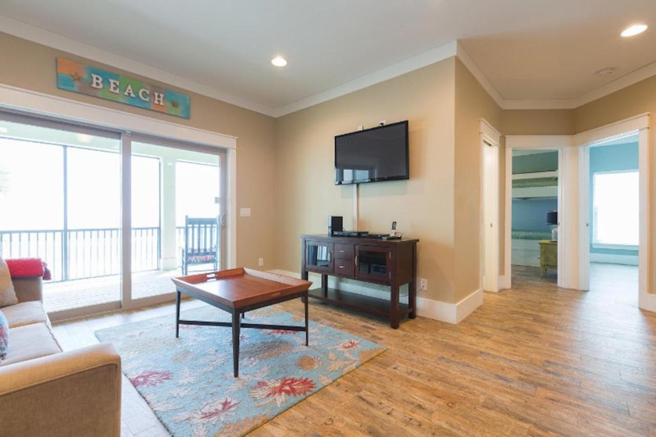 The Pelicans Nest - Beachfront 4 Bdrm 4 And Half Bath With Pool And Hot Tub! Panama City Beach