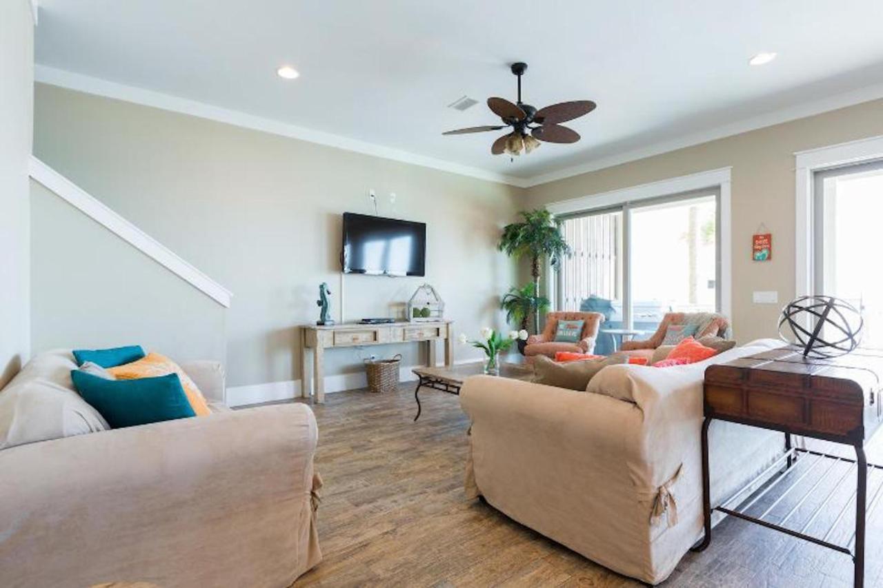 The Pelicans Nest - Beachfront 4 Bdrm 4 And Half Bath With Pool And Hot Tub! Panama City Beach