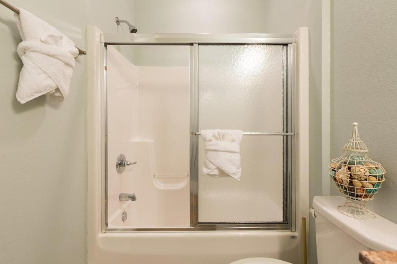 The Pelicans Nest - Beachfront 4 Bdrm 4 And Half Bath With Pool And Hot Tub! Holiday home *