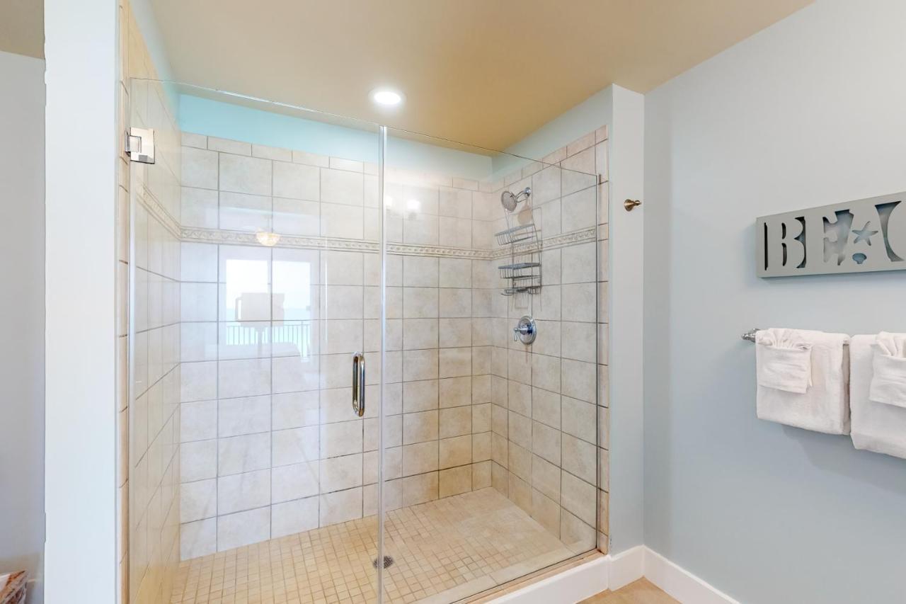 Apartment Sterling Breeze 707-b