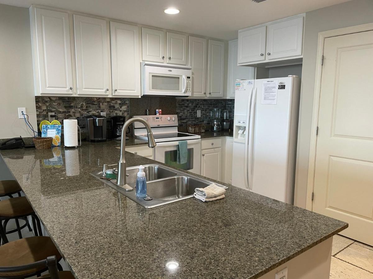 Sterling Breeze 1007 Apartment