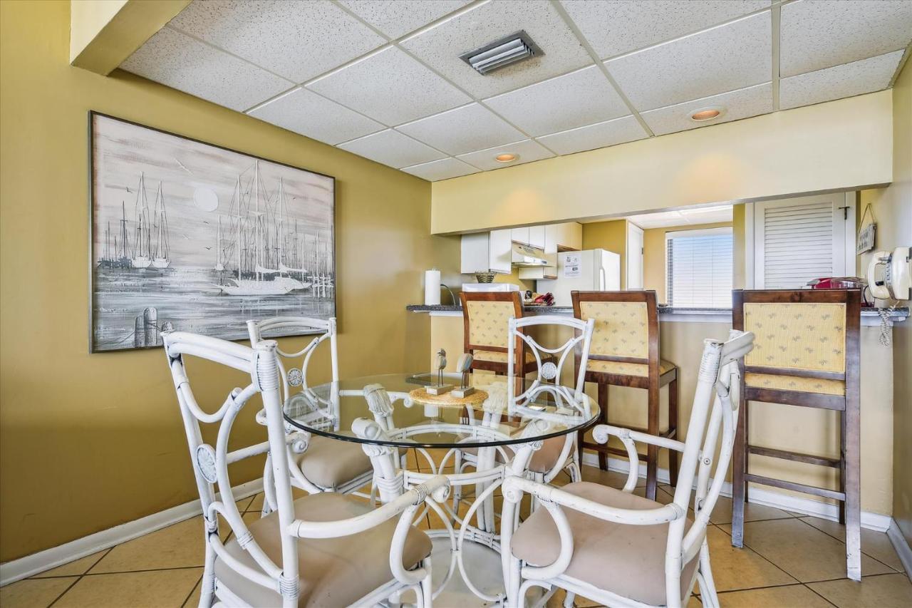 Holiday home Edgewater #1004 By Book That