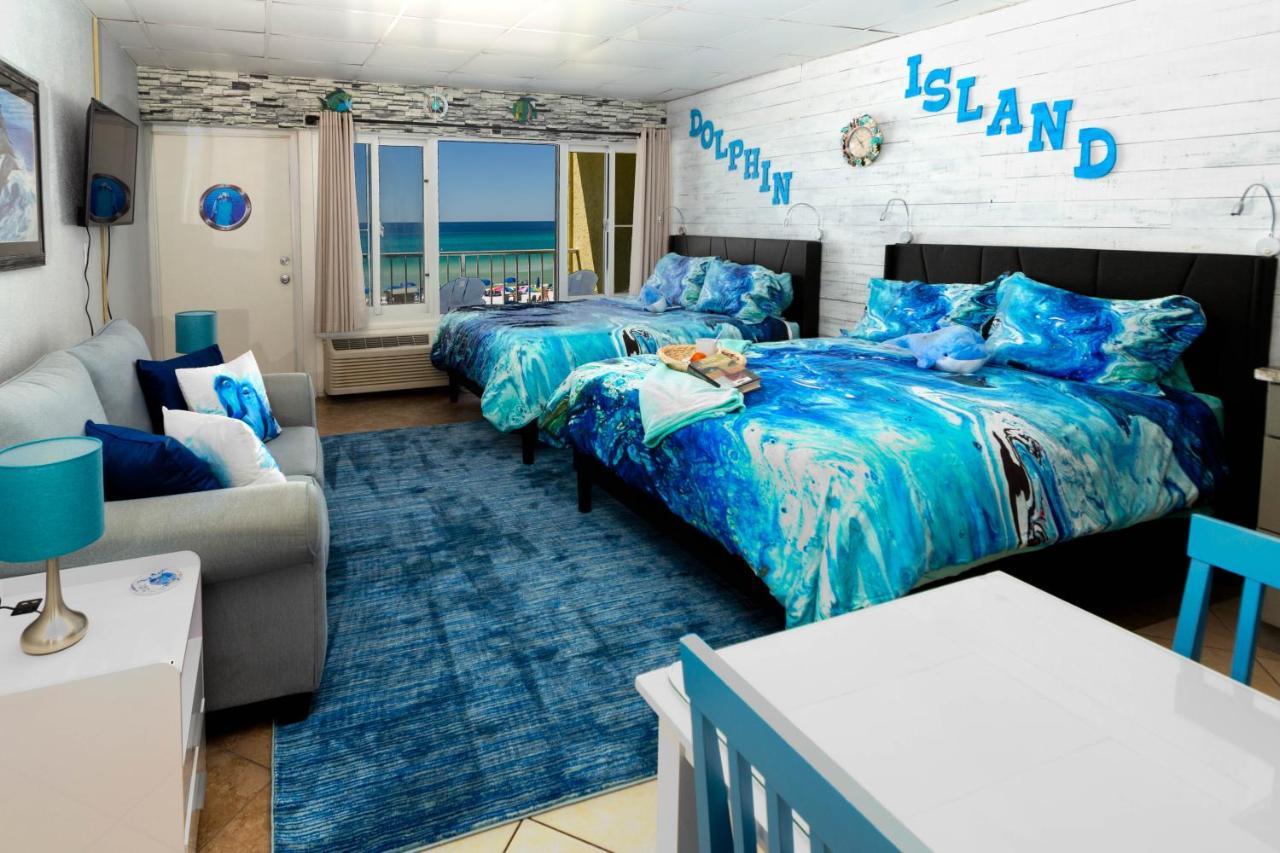Dolphin Island Beachfront Private Balcony