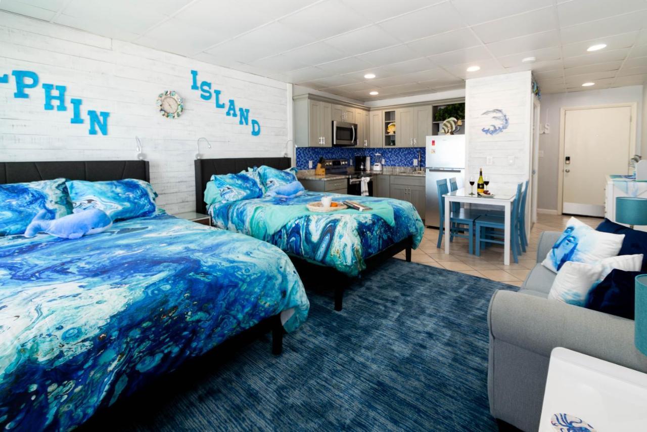 Dolphin Island Beachfront Private Balcony Apartment
