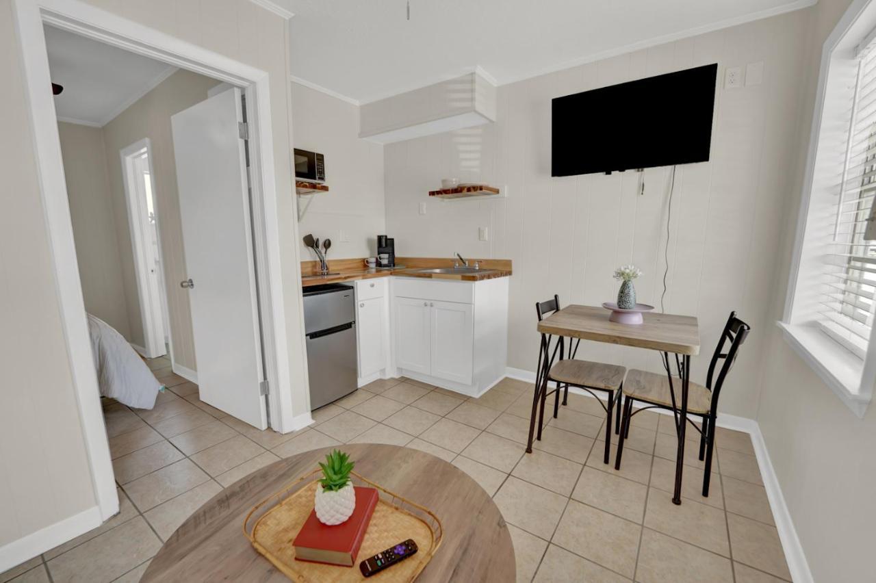 Sf Unit 3 - *across From Beach - Spacious Kitchen/living & Bdr Apartment