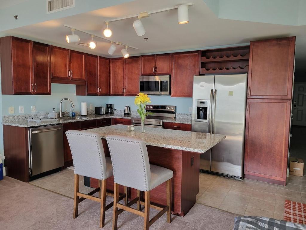 Spectacular 5th Floor Gulf View In Panama Beach, Just Steps Away From The Apartment