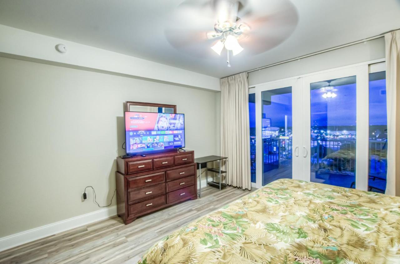 Laketown Wharf 933! Beautiful 3 Bd, Great Amenities, And Great Location Holiday home *
