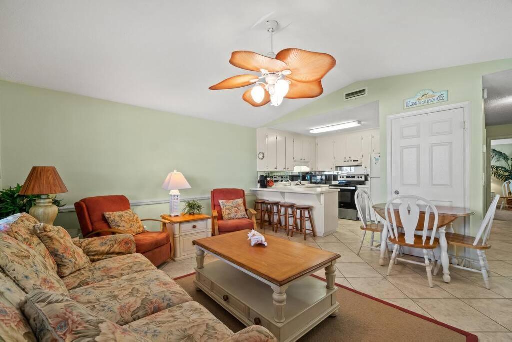 Holiday home Keep Palm And Carry On - 5 Min Walk To