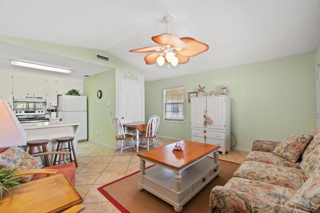 Holiday home Keep Palm And Carry On - 5 Min Walk To *