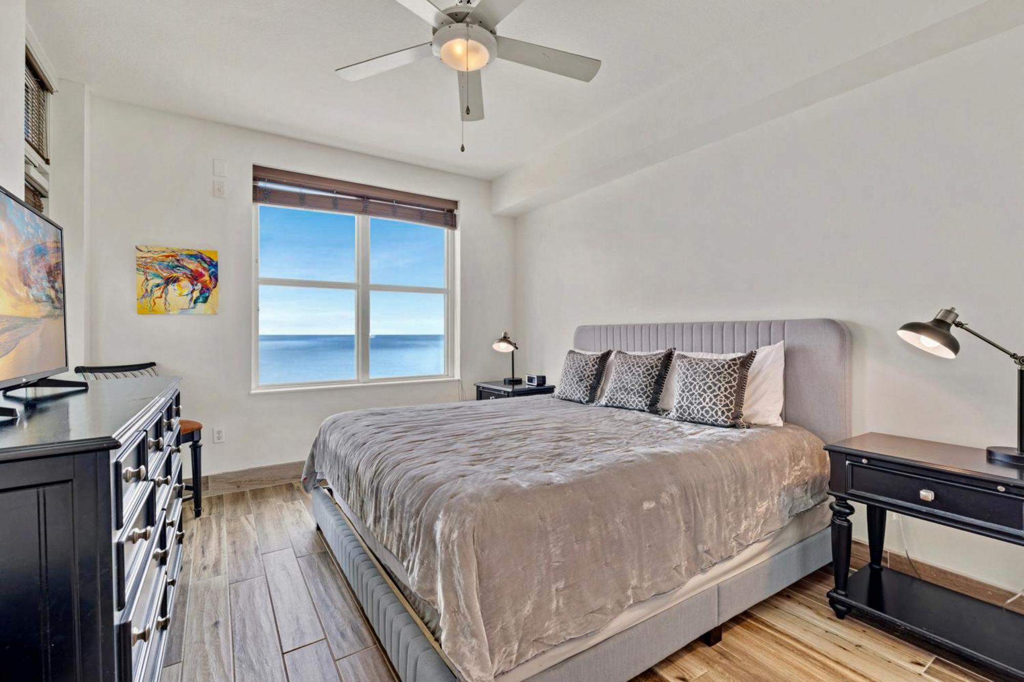 Apartment Aqua Resort: Beachfront 3-bedroom With Beach Chairs Panama City Beach