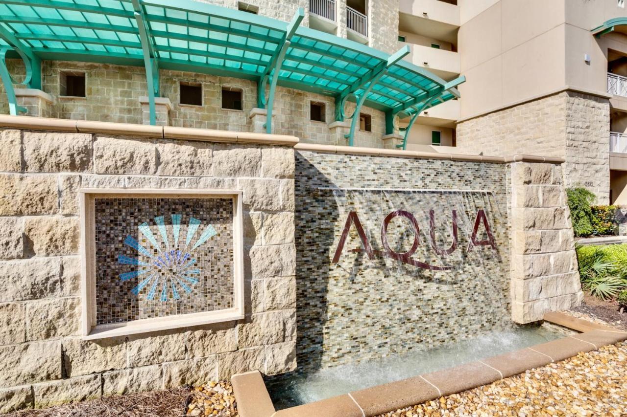 Aqua Resort: Beachfront 3-bedroom With Beach Chairs