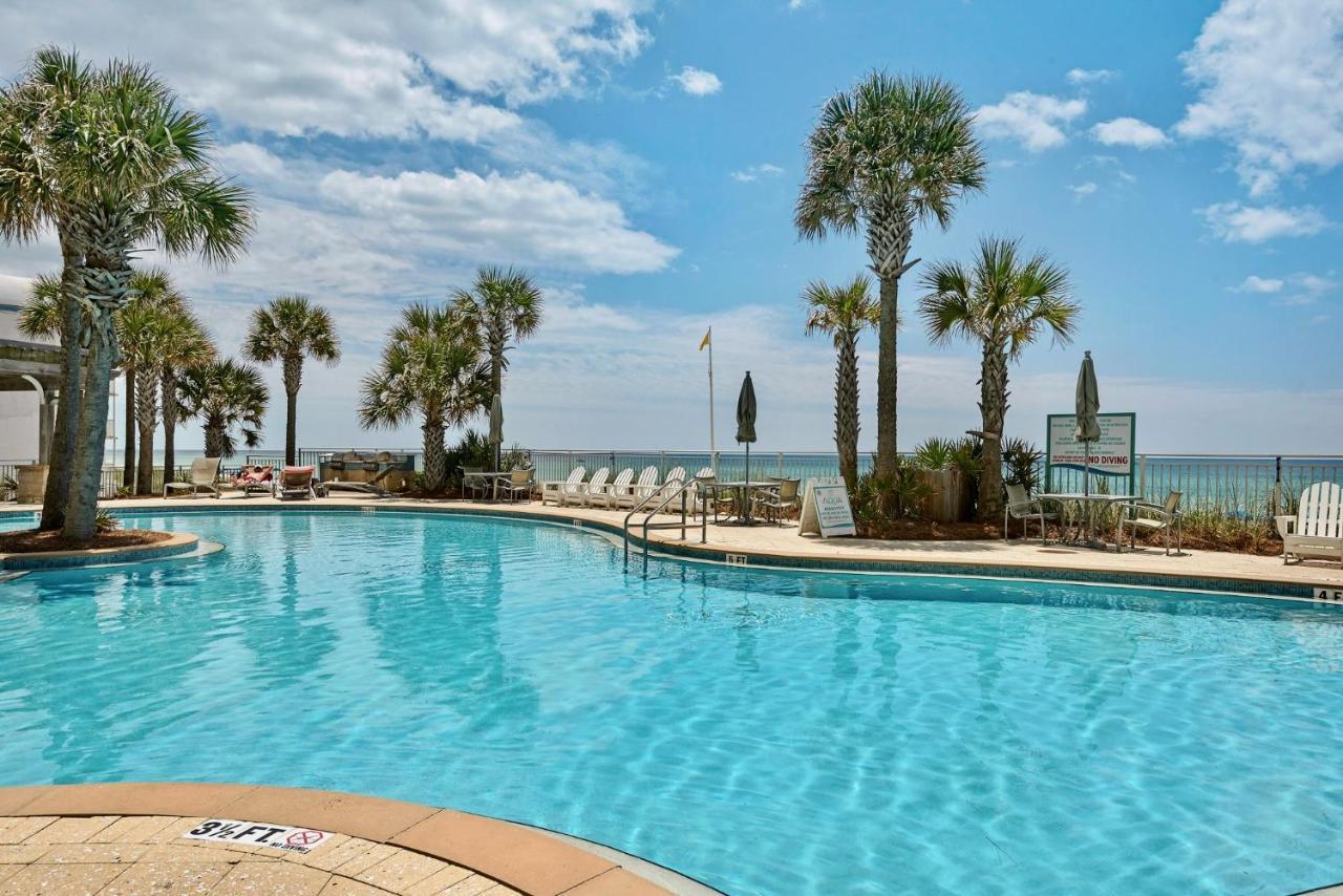 Aqua Resort: Beachfront 3-bedroom With Beach Chairs