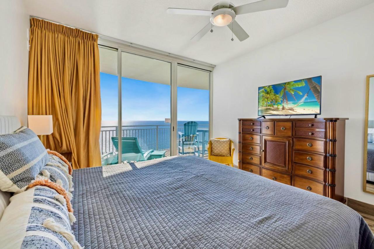 Apartment Aqua Resort: Beachfront 3-bedroom With Beach Chairs *