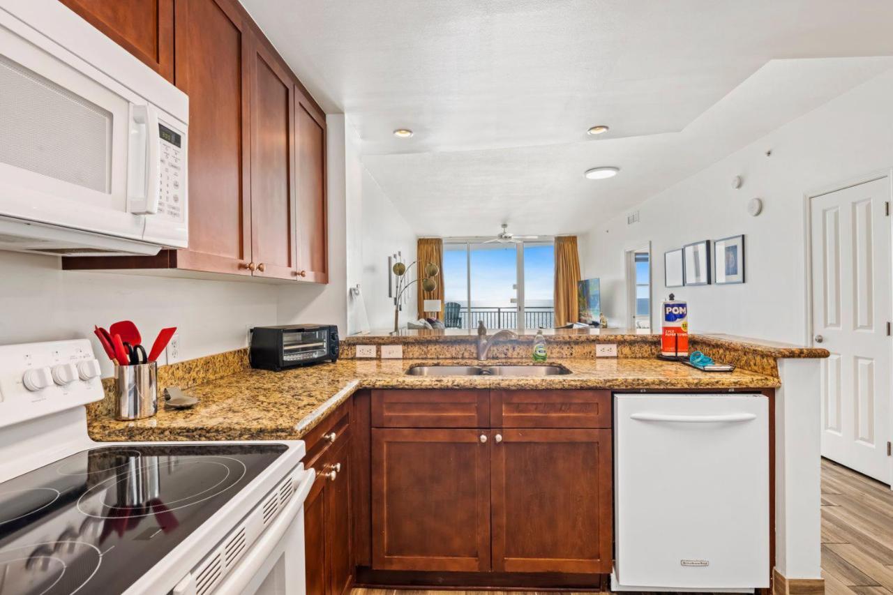 Aqua Resort: Beachfront 3-bedroom With Beach Chairs * Panama City Beach