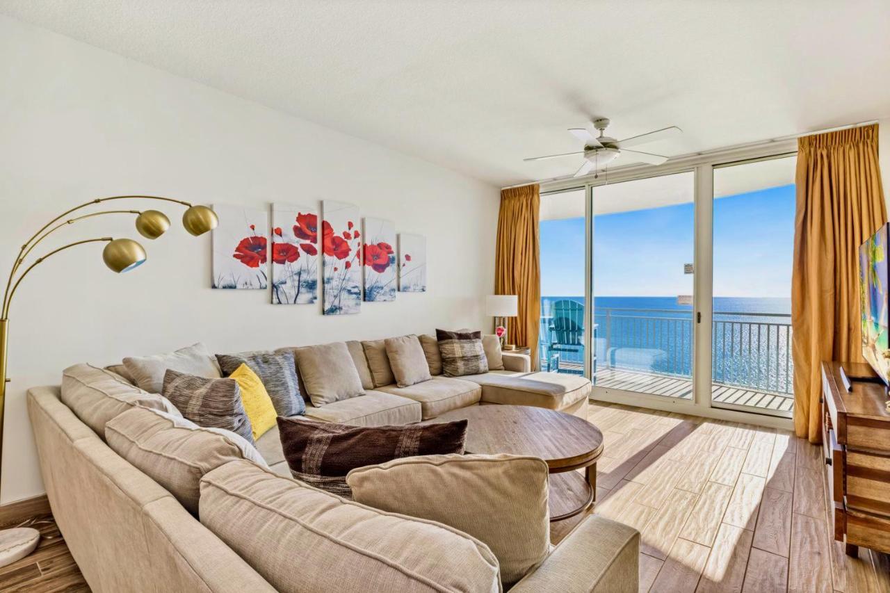 Aqua Resort: Beachfront 3-bedroom With Beach Chairs *