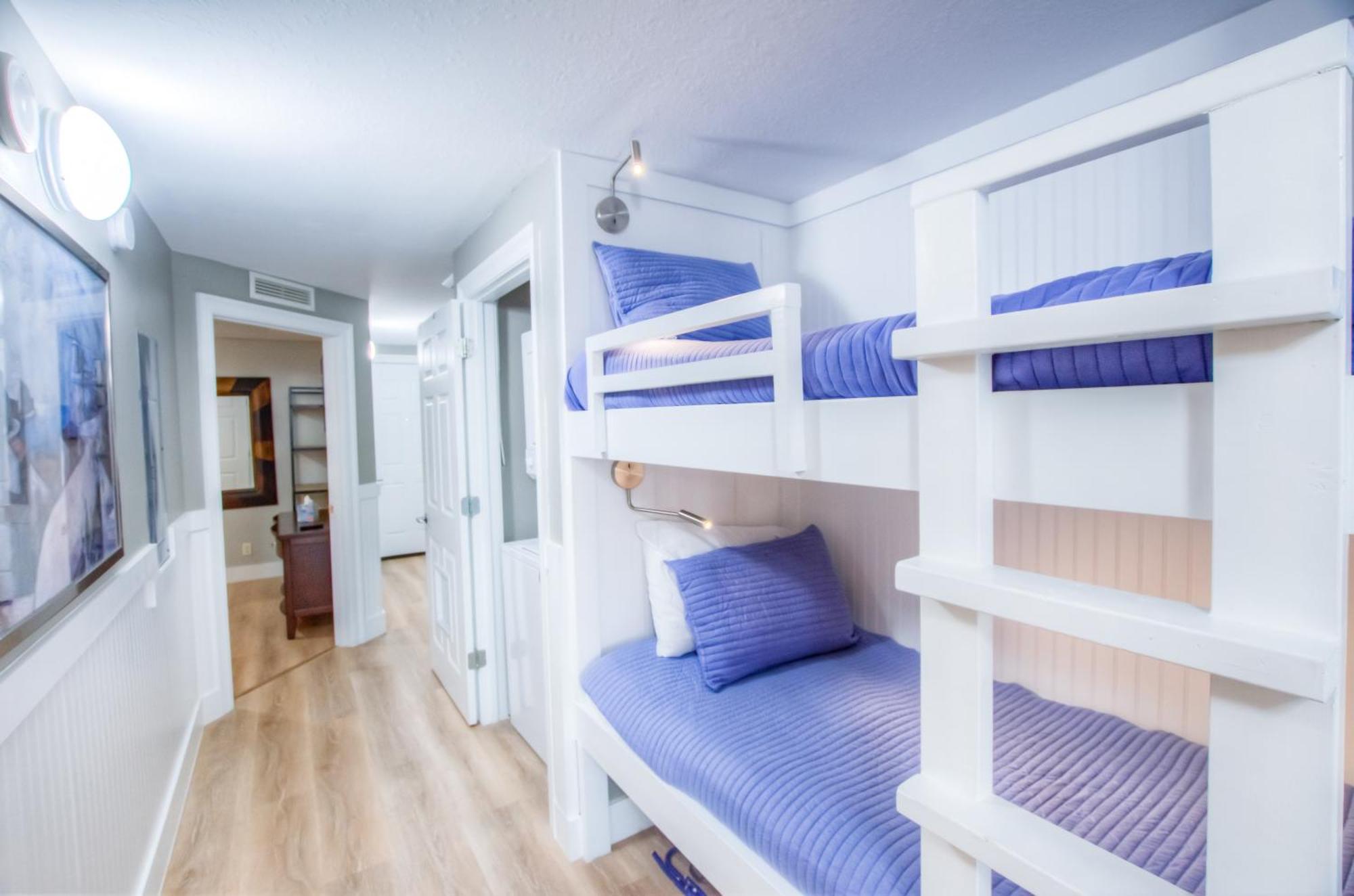 Holiday home Calypso 2-2007 ! Amazing Location, And Awesome Ocean Views! Panama City Beach