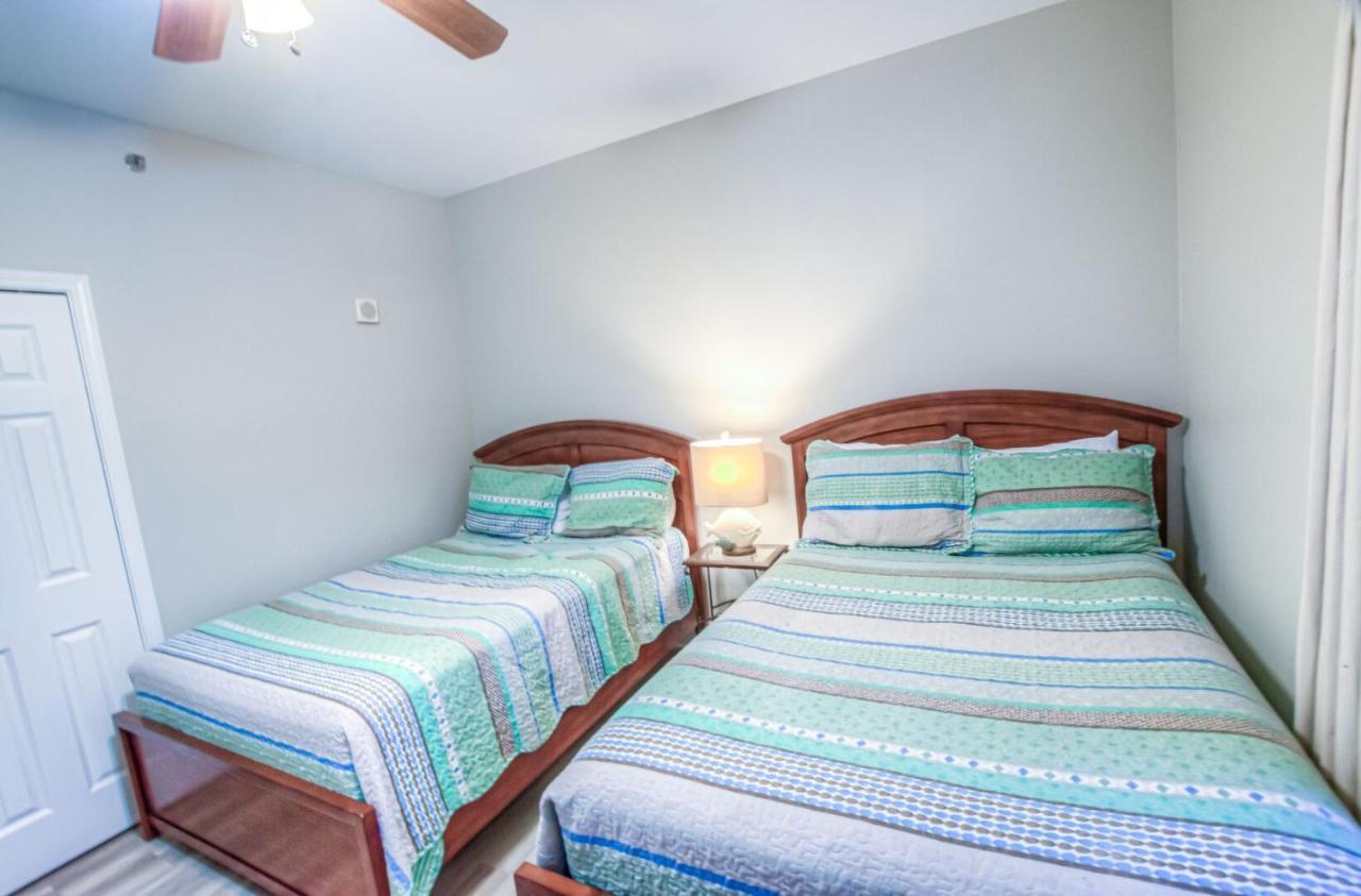 Laketown Wharf 933! Beautiful 3 Bd, Great Amenities, And Great Location *