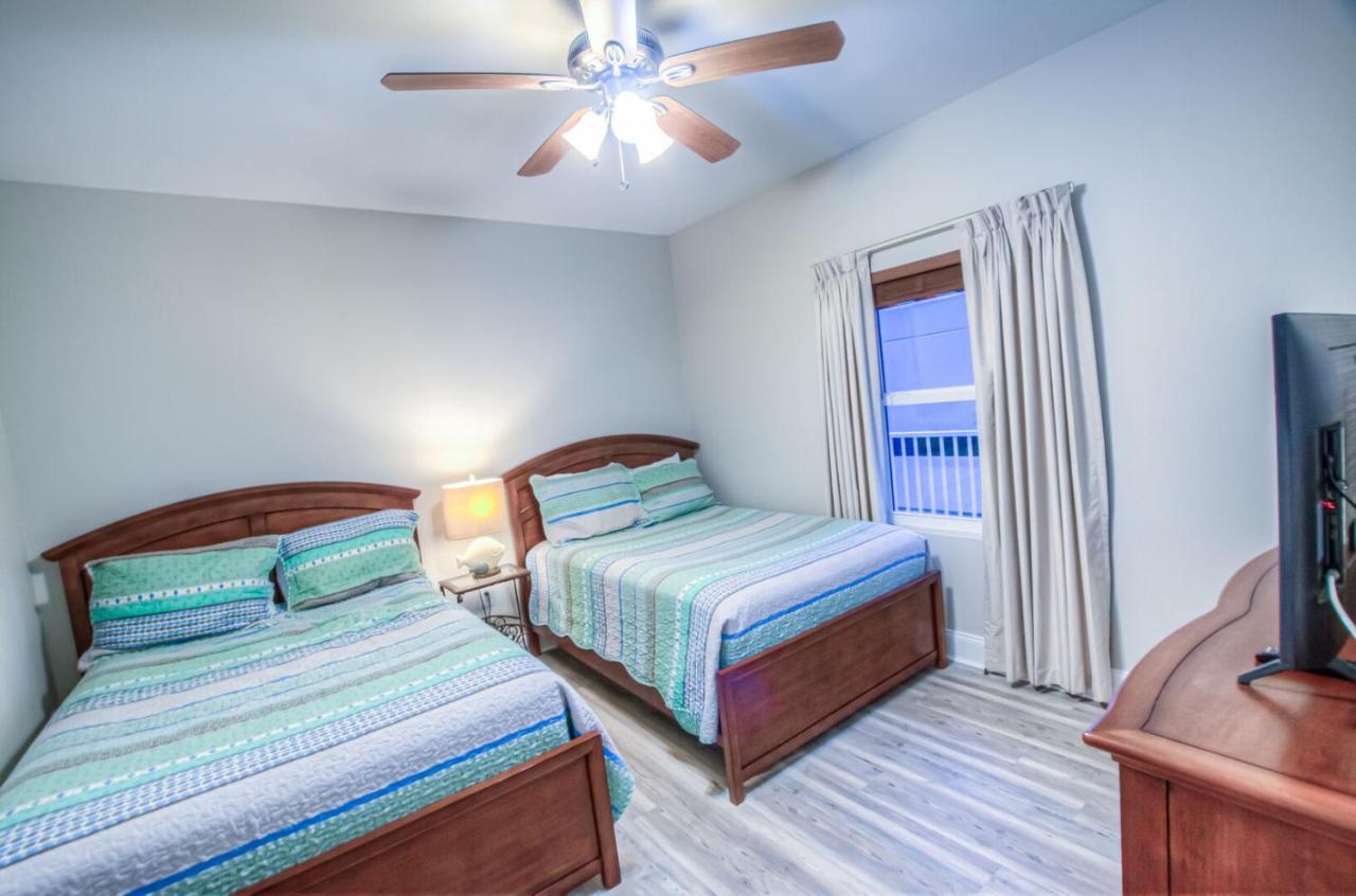Laketown Wharf 933! Beautiful 3 Bd, Great Amenities, And Great Location Holiday home