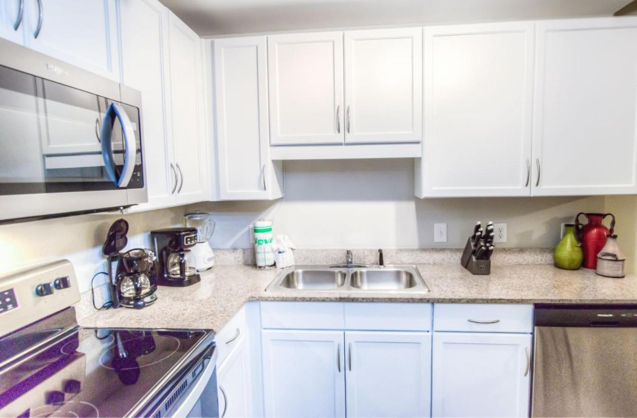 Laketown Wharf 933! Beautiful 3 Bd, Great Amenities, And Great Location Holiday home