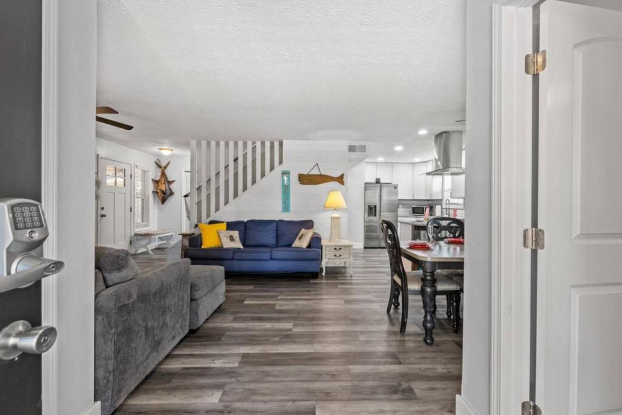 Seaside Serenity: Coastal Beach With Outdoor Living * Panama City Beach