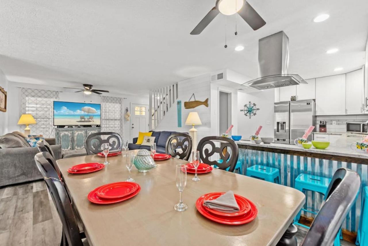 Seaside Serenity: Coastal Beach With Outdoor Living Holiday home Panama City Beach