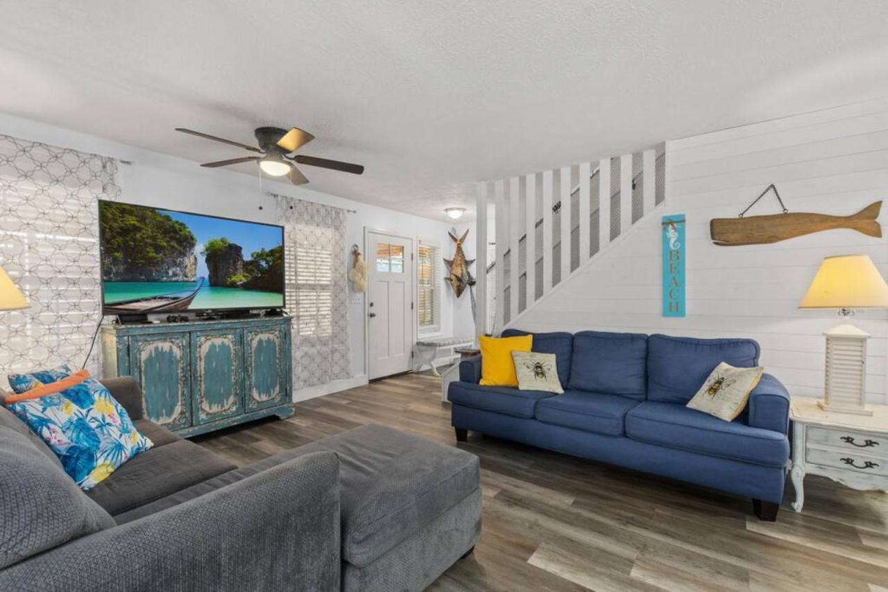 Seaside Serenity: Coastal Beach With Outdoor Living
