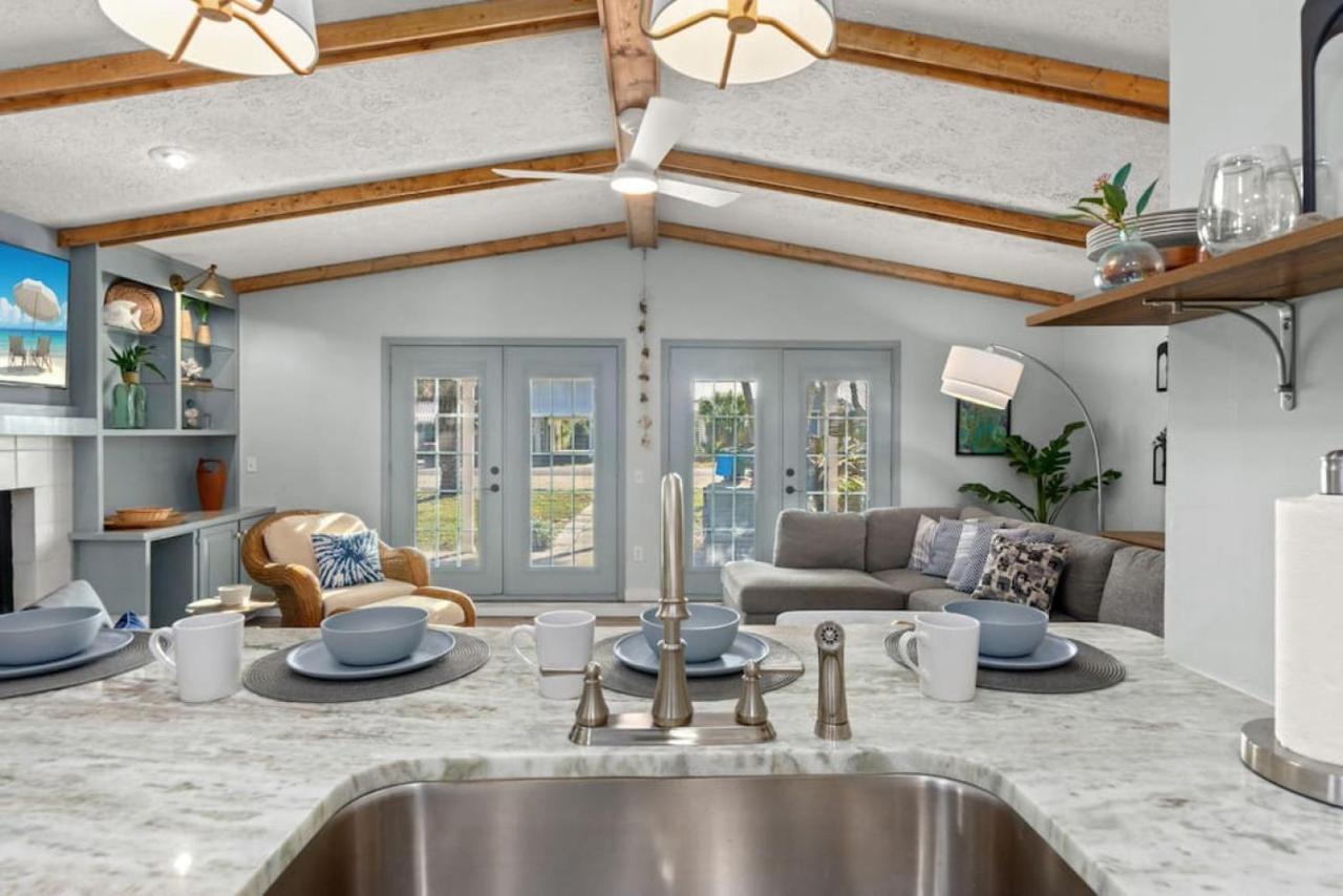 Fanta Sea: Coastal Retreat With Hot Tub And Game Holiday home Panama City Beach