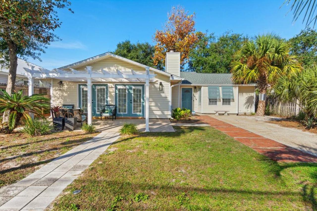 Fanta Sea: Coastal Retreat With Hot Tub And Game * Panama City Beach