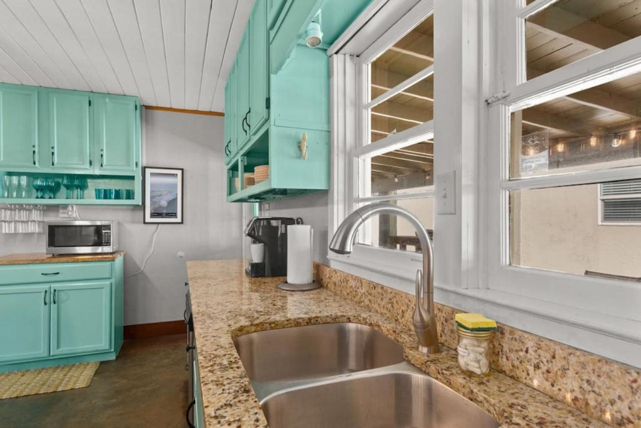 Nautical Rose - Hot Tub, 600 Feet To Beach, Beach Gear Incl'd, & Fire Pit! Holiday home