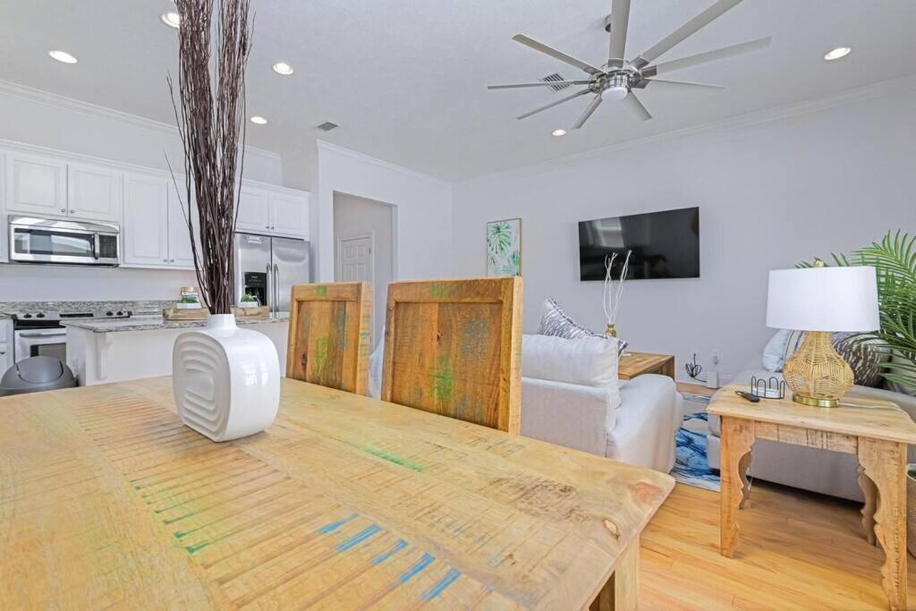 * Sugar Sands * Steps To * Pool * Balconies * Holiday home Panama City Beach